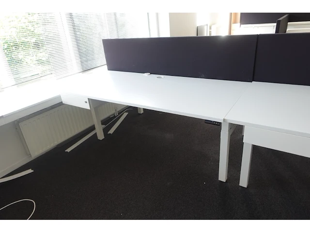 In hoogte verstelbare dubbele bureau - afbeelding 3 van  3