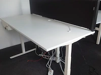In hoogte verstelbare enkele bureau - afbeelding 1 van  2