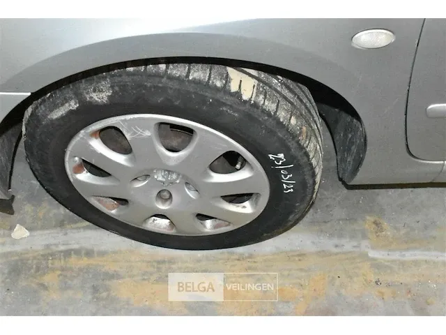 Inbeslagname auto peugeot type 307sw - afbeelding 3 van  6