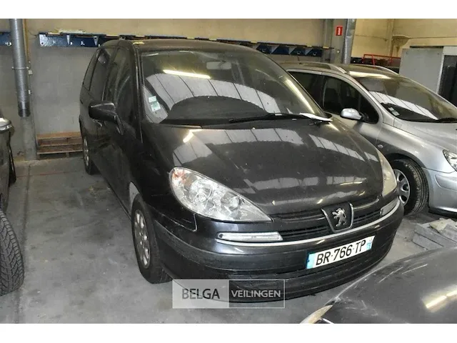 Inbeslagname auto peugeot type 807 - afbeelding 1 van  6