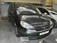 Inbeslagname auto peugeot type 807