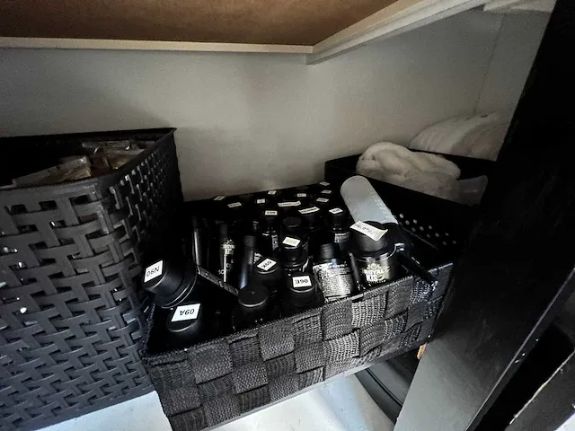 Inboedel kapperszaak - afbeelding 24 van  102