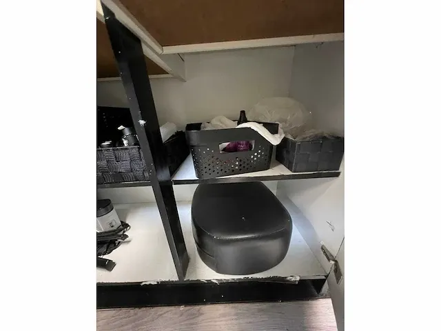 Inboedel kapperszaak - afbeelding 25 van  102