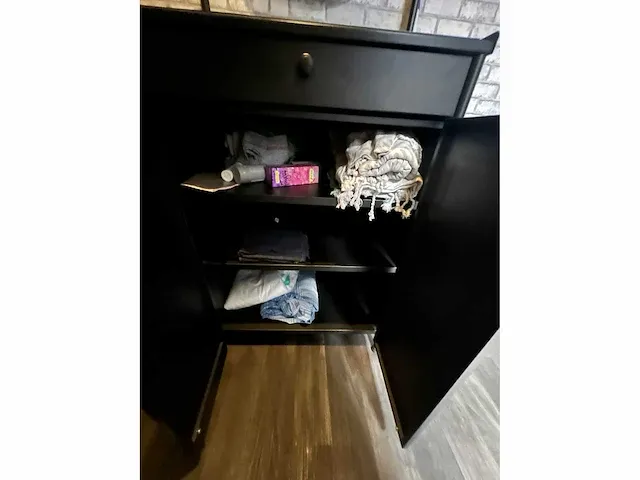 Inboedel kapperszaak - afbeelding 33 van  102