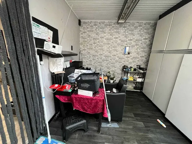 Inboedel kapperszaak - afbeelding 39 van  102