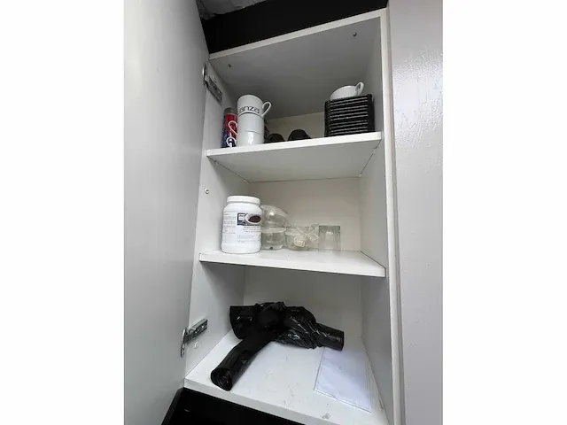 Inboedel kapperszaak - afbeelding 60 van  102