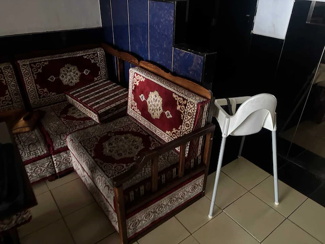 Inboedel uyghur restaurant wegens faillissement - afbeelding 5 van  40