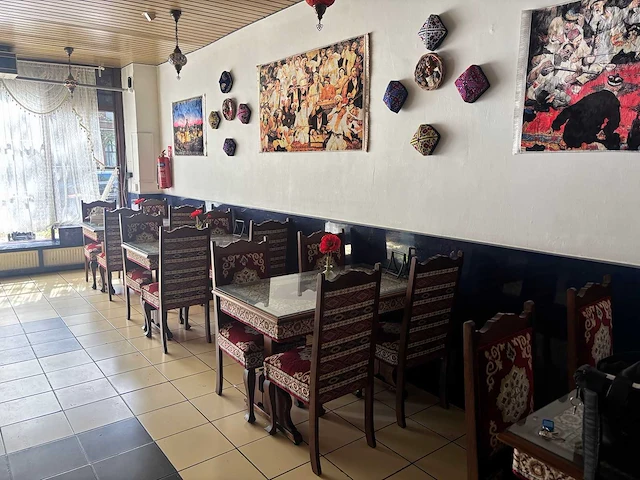 Inboedel uyghur restaurant wegens faillissement - afbeelding 1 van  40