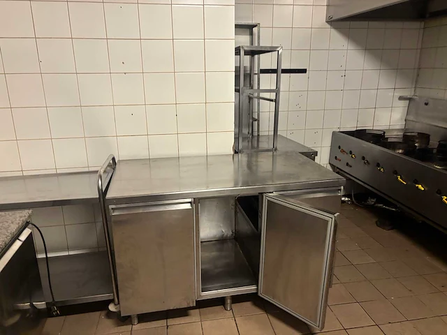 Inboedel uyghur restaurant wegens faillissement - afbeelding 15 van  40