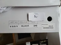 Inboedel winkel dameskledij - afbeelding 11 van  37