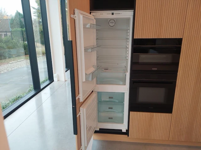 Inbouw combi koelvries miele kf37132id - afbeelding 1 van  8