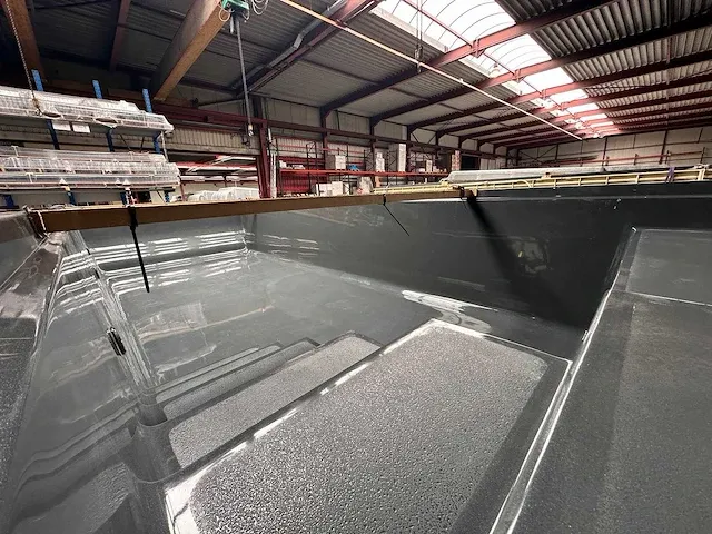 Inbouwzwembad 12m x 3m60 x 1m50 composiet materiaal - afbeelding 1 van  1