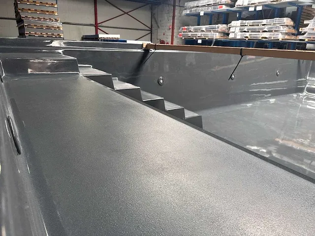 Inbouwzwembad 12m x 4m x 1m50 composiet materiaal - afbeelding 1 van  1