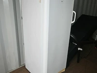 Indesit vrieskast - afbeelding 1 van  6