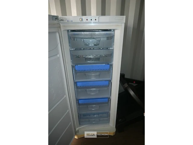 Indesit vrieskast - afbeelding 3 van  6