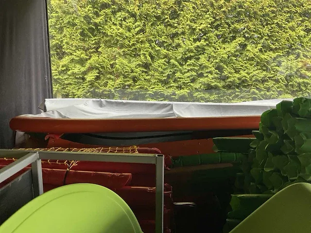 Indoor speeltuin +grote partij stoelen en speelgoed - afbeelding 16 van  17