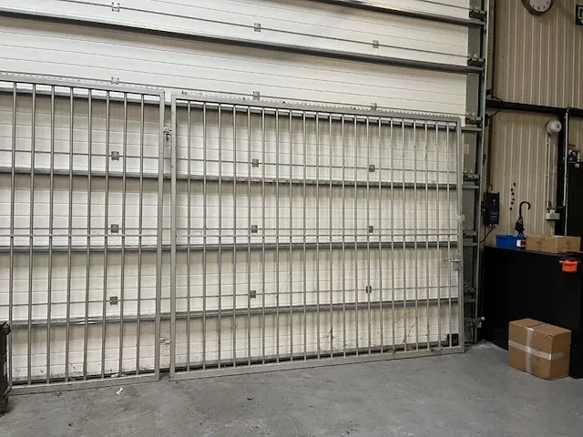 Industrieel hek - afbeelding 4 van  7