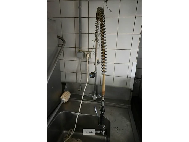 Industriele afwasmachine met spoeltafel - afbeelding 4 van  6