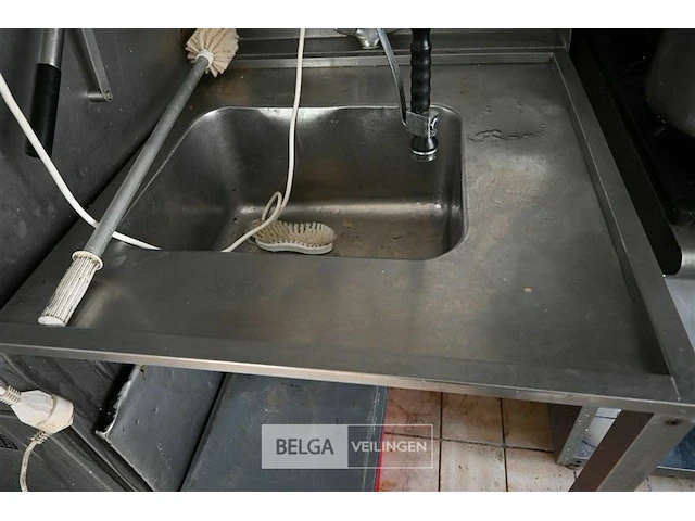 Industriele afwasmachine met spoeltafel - afbeelding 5 van  6