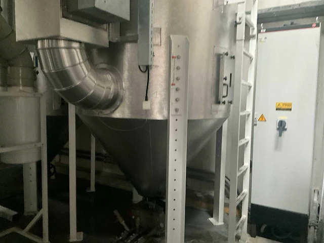 Industriële droger eisbar met 2 silo’s en 2 chillers kkt - afbeelding 11 van  48