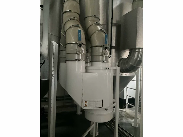 Industriële droger eisbar met 2 silo’s en 2 chillers kkt - afbeelding 18 van  48