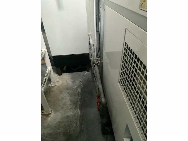 Industriële droger eisbar met 2 silo’s en 2 chillers kkt - afbeelding 34 van  48
