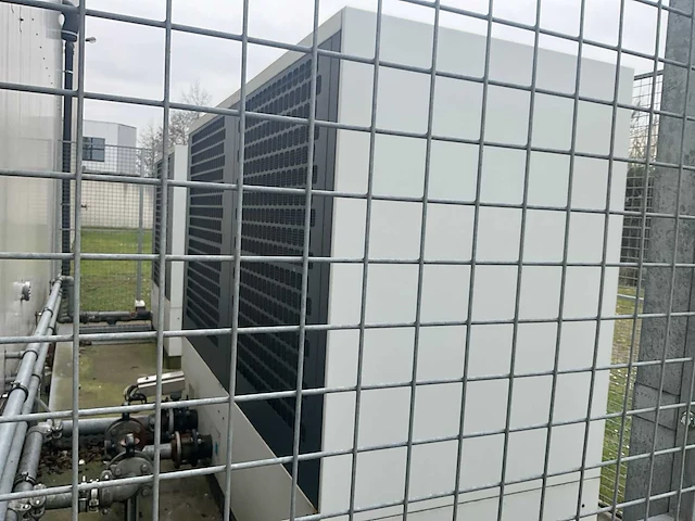 Industriële droger eisbar met 2 silo’s en 2 chillers kkt - afbeelding 47 van  48