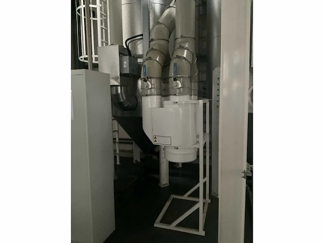 Industriële droger eisbar met 2 silo’s en 2 chillers kkt - afbeelding 8 van  48