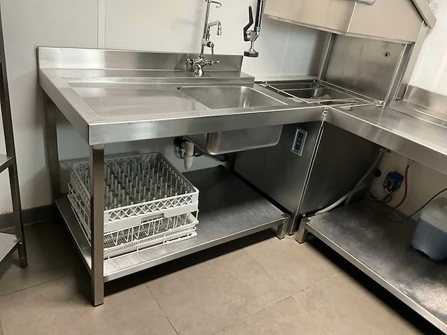 Industriële horeca wasstraat compleet - afbeelding 2 van  15