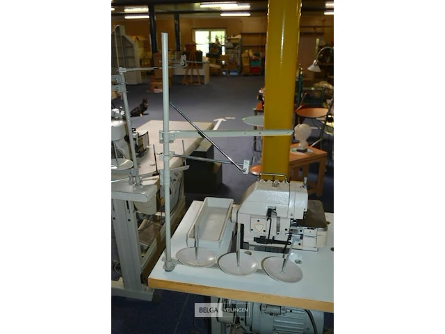 Industriële lockmachine - afbeelding 7 van  7