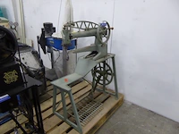 Industriele naaimachine adler - afbeelding 2 van  3