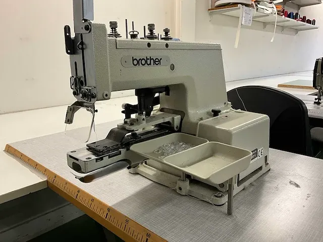 Industriële naaimachine brother cb3-b917-1 - afbeelding 1 van  10