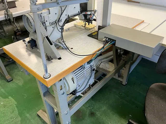Industriële naaimachine brother exedra db2-b737-913 - afbeelding 5 van  15