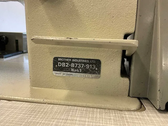 Industriële naaimachine brother exedra db2-b737-913 - afbeelding 7 van  15