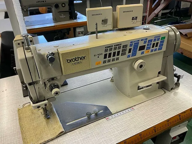Industriële naaimachine brother exedra db2-b737-913 - afbeelding 1 van  15