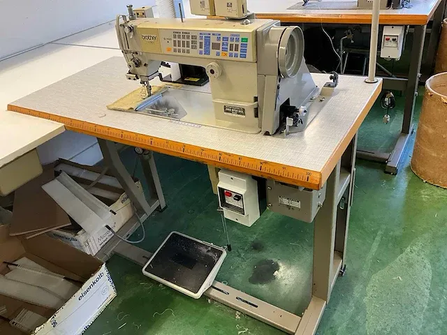Industriële naaimachine brother exedra db2-b737-913 - afbeelding 10 van  15