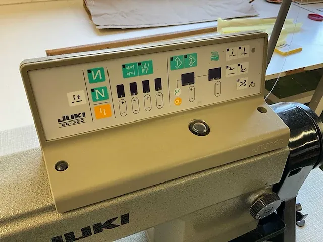 Industriële naaimachine juki ddl-6550-6 - afbeelding 2 van  12