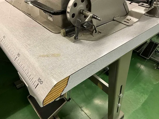 Industriële naaimachine juki lh-515 - afbeelding 2 van  13