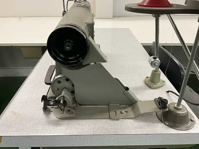 Industriële naaimachine juki lh-515 - afbeelding 8 van  13