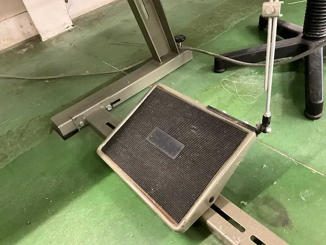 Industriële naaimachine juki lh-515 - afbeelding 10 van  13