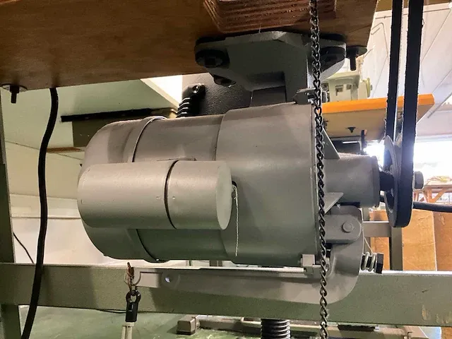 Industriële naaimachine willcox & gibbs 504/i-43 - afbeelding 6 van  10