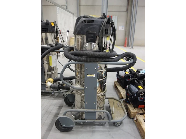 Industriële stofzuiger kärcher professional - afbeelding 1 van  4