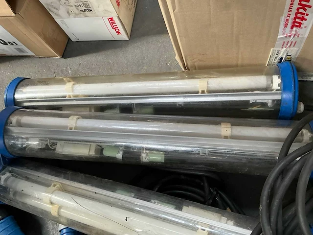Industriële tl- verlichting (3x) - afbeelding 3 van  3