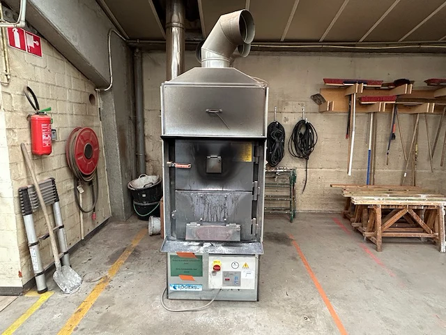 Industriële verwarming (houtkachel) - afbeelding 1 van  6