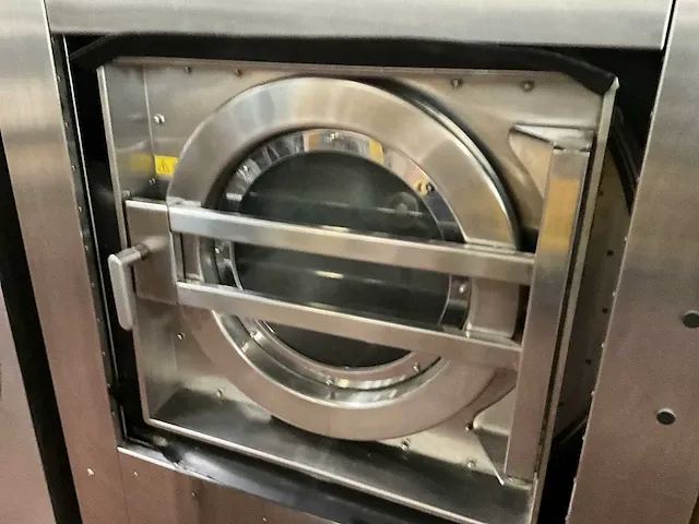 Industriële wasmachine ipso type model iy335 - afbeelding 4 van  10