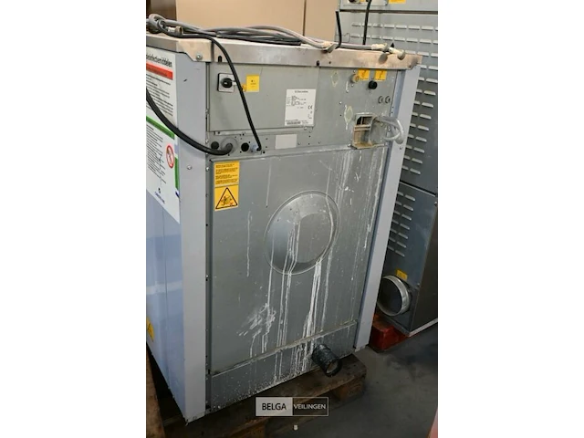 Industriële wasmachine op drijfkracht - merk : electrolux - afbeelding 3 van  4