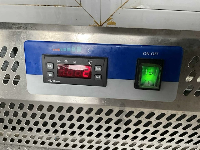 Infrico koelwerkbank rvs + extra rvs koeling + koelvitrine - afbeelding 11 van  15
