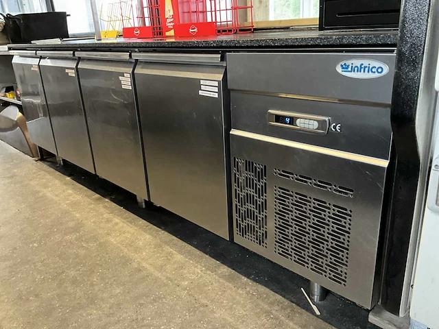 Infrico koelwerkbank rvs + extra rvs koeling + koelvitrine - afbeelding 2 van  15