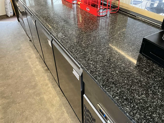 Infrico koelwerkbank rvs + extra rvs koeling + koelvitrine - afbeelding 8 van  15