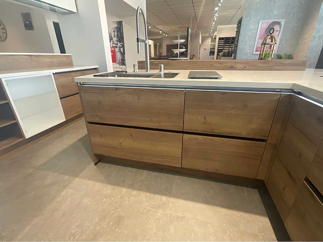 Ingerichte keuken uitgerust expo - afbeelding 3 van  49